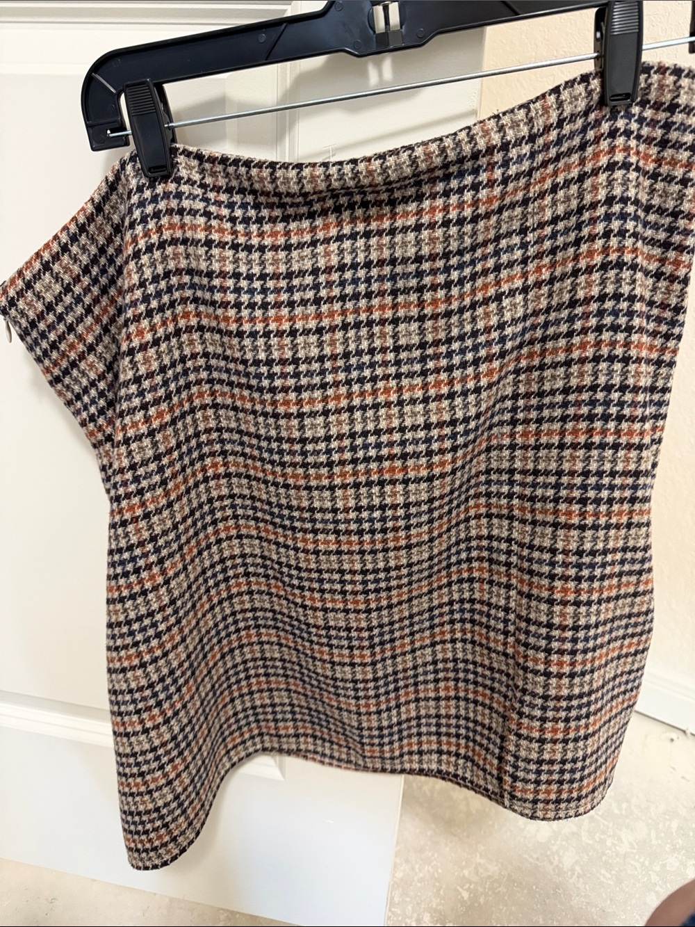 Old Navy Houndstooth Mini Skirt in Brown, Black and Cream